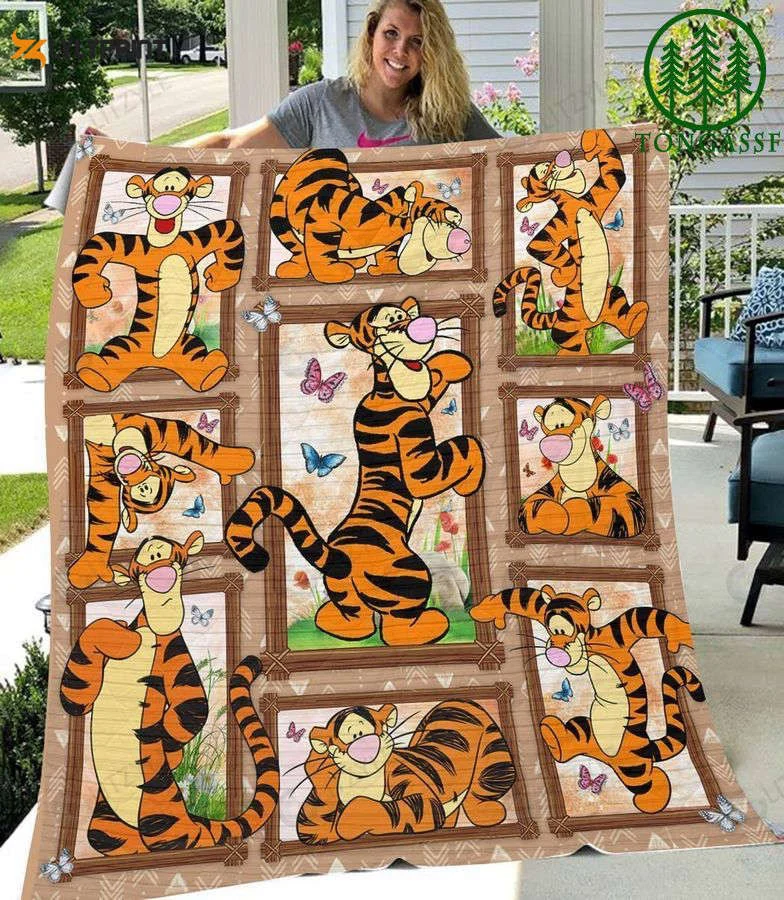 Tigger Winnie The Pooh Quilt Blanket For Fans Home Decor Gifts , Soft Quilt, King Size, All Season Cozy Quilt QB0901